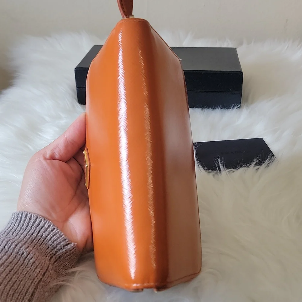 PRADA - Picture 15 of 17